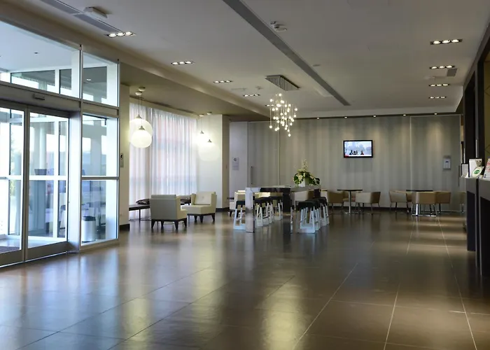 Western Premier Chc Airport Genua