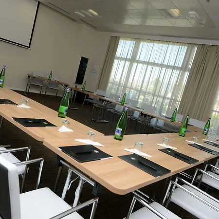 Western Premier Chc Airport Hotel 4*