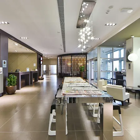 Western Premier Chc Airport Hotel
