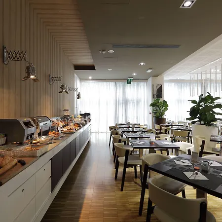 Western Premier Chc Airport