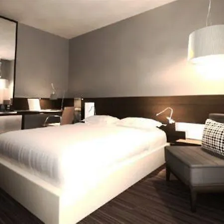 Hotel Western Premier Chc Airport
