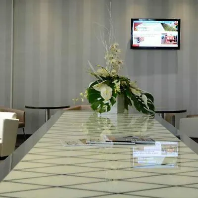 Отель Western Premier Chc Airport 4*