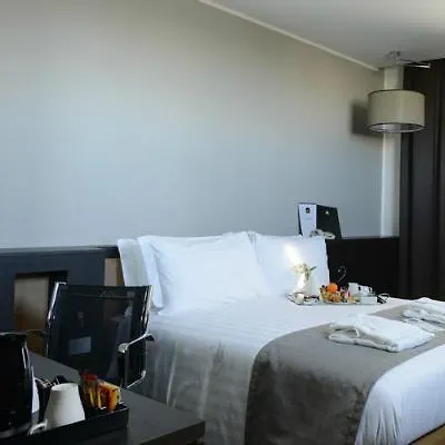 Western Premier Chc Airport Отель 4*