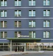 Отель Western Premier Chc Airport