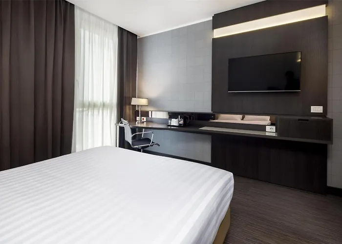 Western Premier Chc Airport Генуя