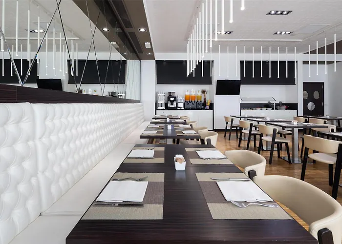 Hotel Western Premier Chc Airport