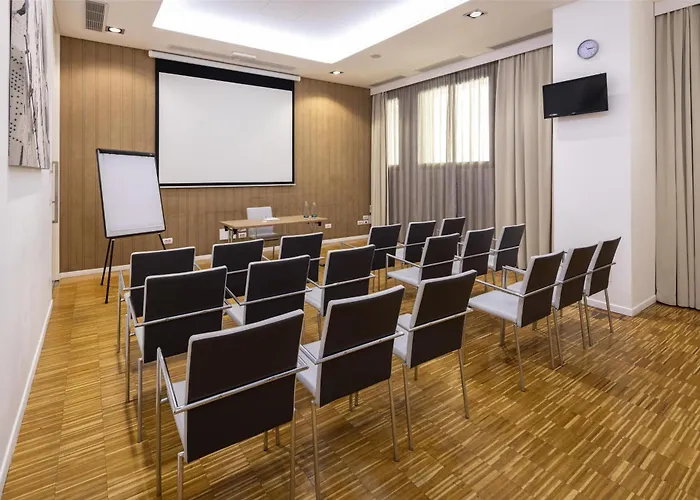 Western Premier Chc Airport Hotel Janov