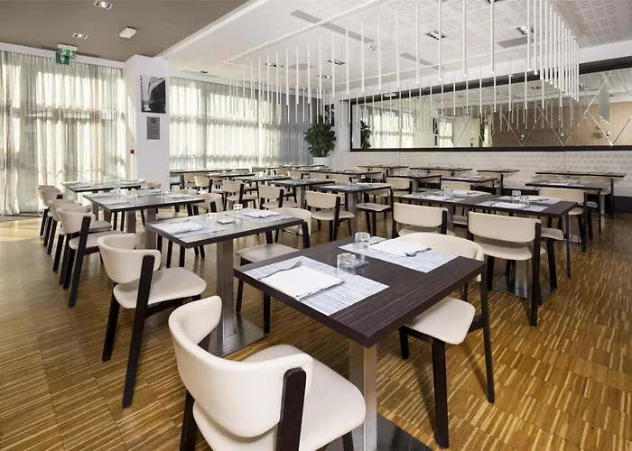 Western Premier Chc Airport Hotel