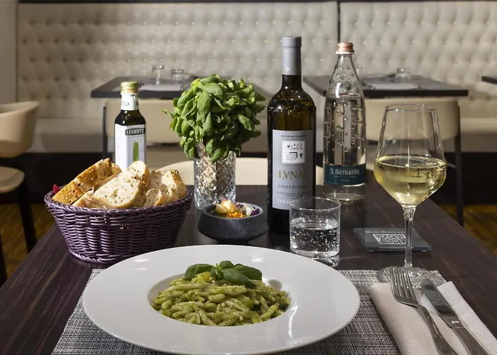 Hotel Western Premier Chc Airport