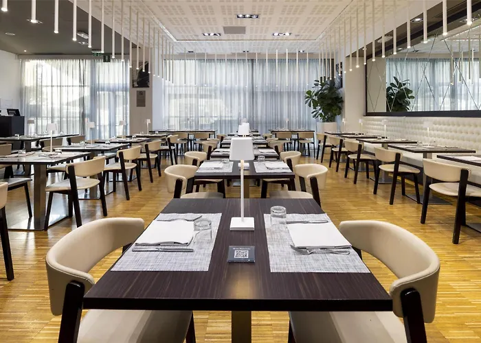 Hotel Western Premier Chc Airport