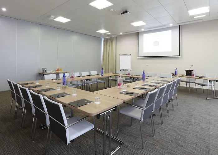 Western Premier Chc Airport Hotel