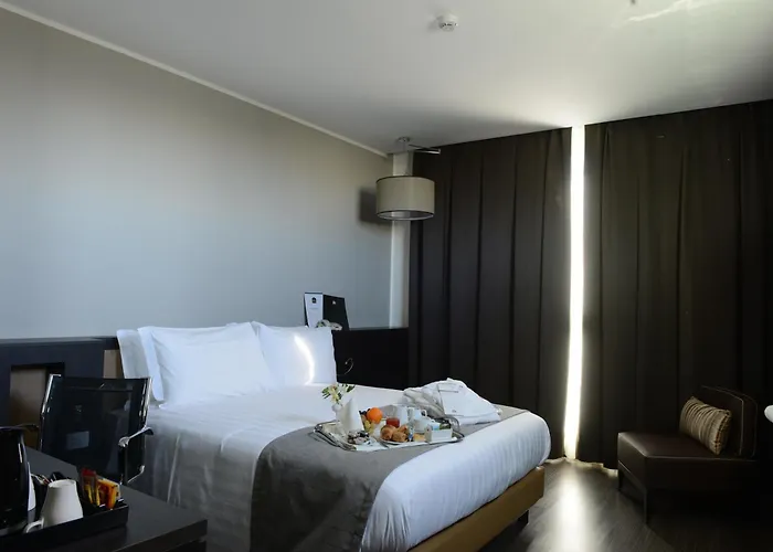 Hotel Western Premier Chc Airport