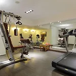 Hotel Western Premier Chc Airport 4*