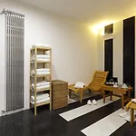 Hotel Western Premier Chc Airport 4*