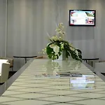 Hotel Western Premier Chc Airport 4*
