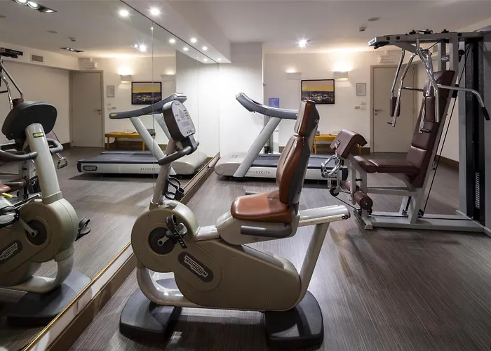 Hotel Western Premier Chc Airport 4*